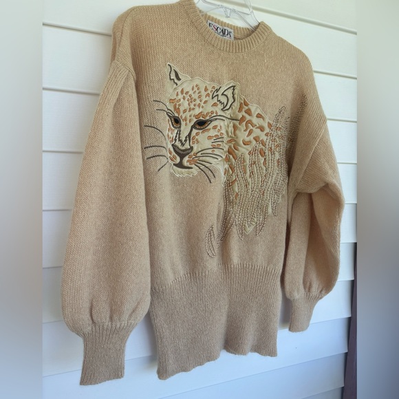 Vintage Escada Mohair Wool Leopard Embroidered Sweater Tan Size Small - Picture 4 of 8